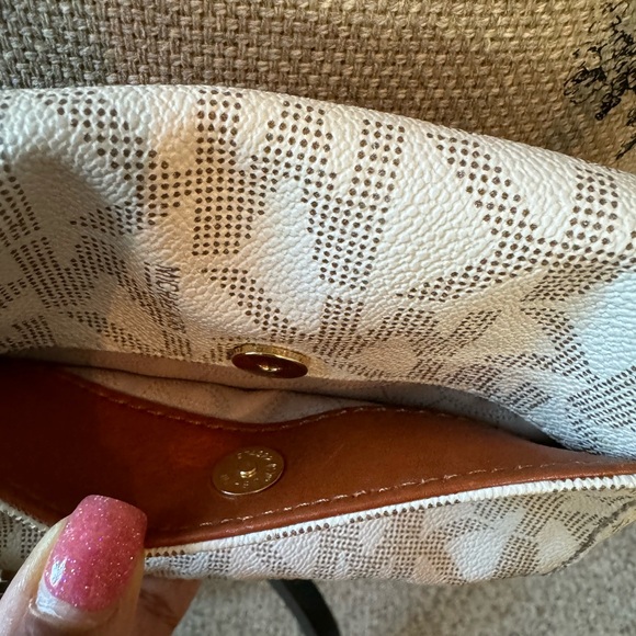 Michael Kors Crossbody - Picture 7 of 7